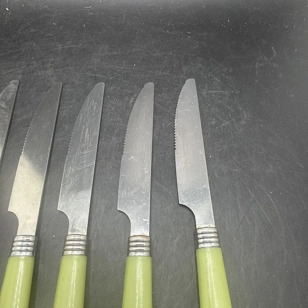 Avocado Green Stainless Serrated Knives Lot Of 6 Midcentury Modern MCM 8in